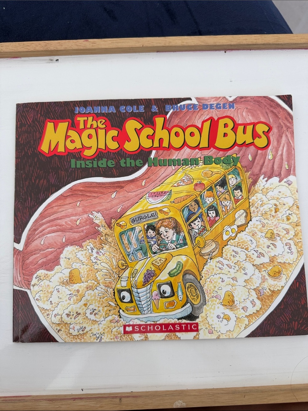 The Magic School Bus: Inside the Human Body - Yellow Illustrated Kids Book